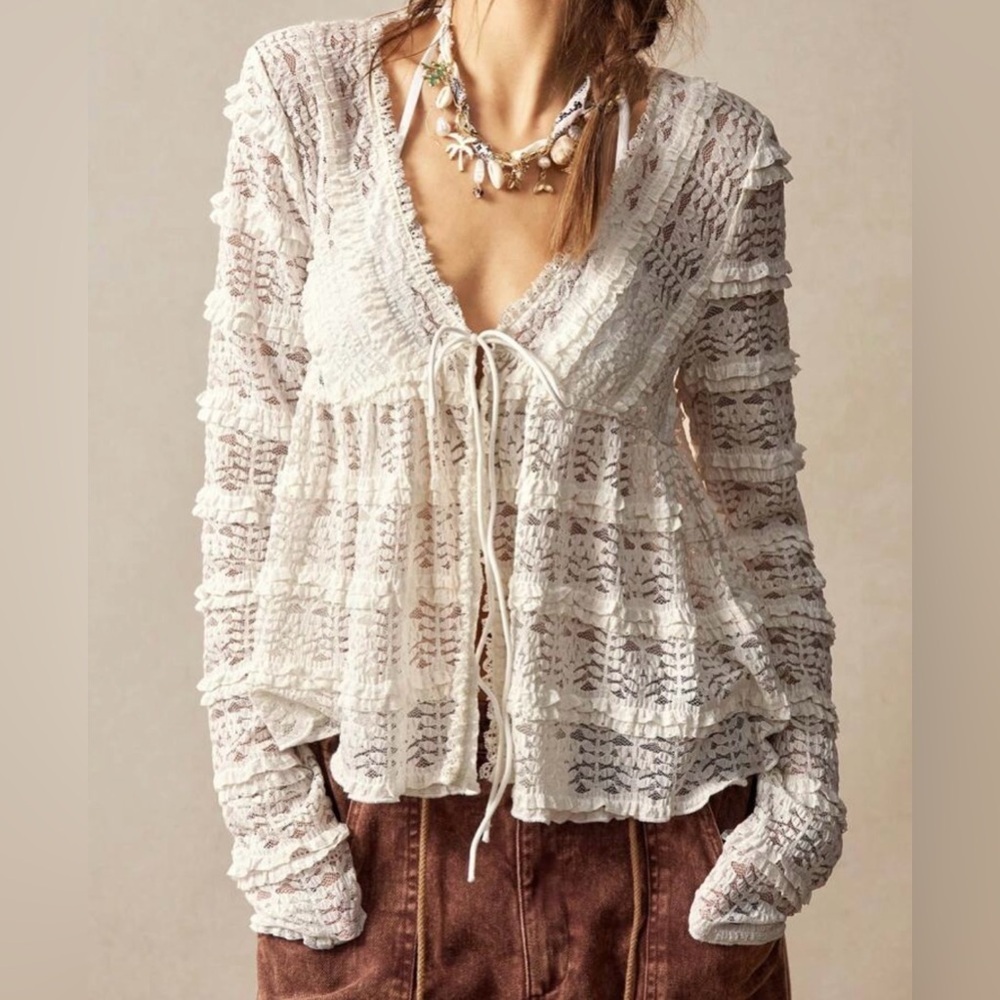 Elegant Lace Women’s Top - Cream - Picture 5 of 9
